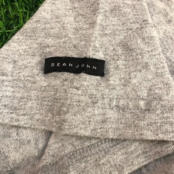 Men's Grey Sean John Graphic Tee - Picture 4 of 5